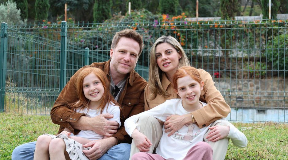 Giovanni Gerini, Andrea Behn, Tessa y Kiara Gerini Behn. GENTE BIEN JALISCO / Revista del 12 de diciembre 2025