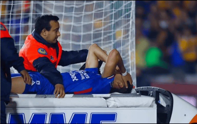 Su rendimiento constante en Chivas y su proyección lo llevaron a consolidarse como una de las promesas defensivas del futbol mexicano antes de su llegada al conjunto celeste. IMAGO7