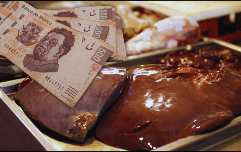 Entre los alimentos de la canasta que más se encarecieron están las vísceras de res, cuyo precio subió 2.4%, así como moles y salsas, al costar 1.2% más que durante octubre. EL INFORMADOR / ARCHIVO