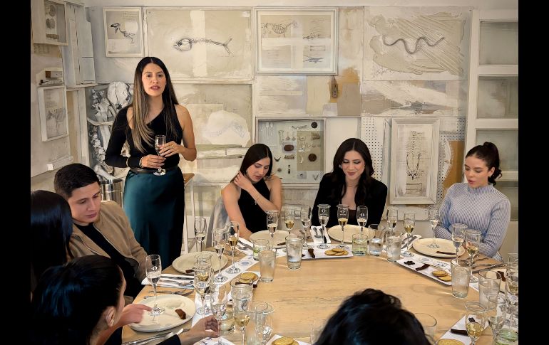 Experiencia de cata maridaje con Tequila Ollitas en restaurante Hueso. GENTE BIEN JALISCO / Revista del 12 de diciembre 2025