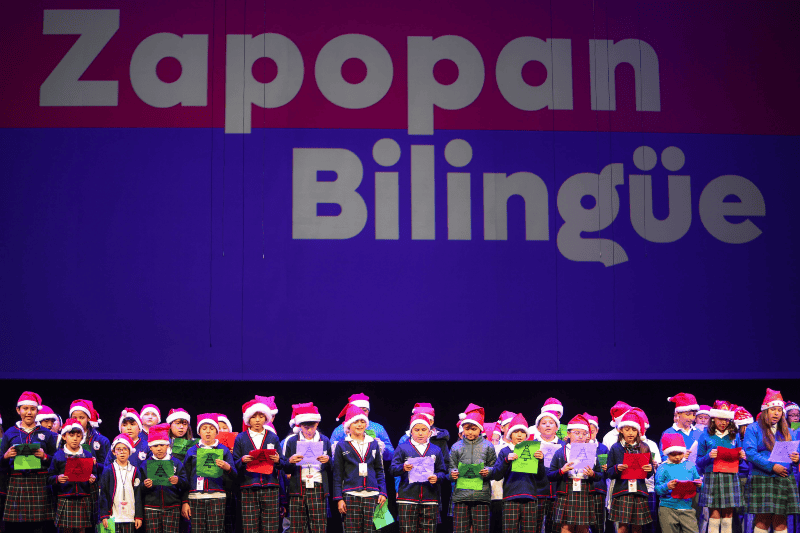 Mas de seis mil zapopanos ya hablan ingles con graduación de la sexta generación de Zapopan Bilingüe. EL INFORMADOR/ A. Navarro.