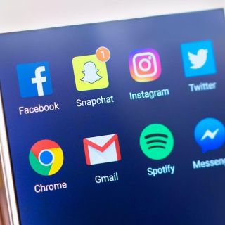 Estados Unidos propone revisar historial de redes sociales a turistas