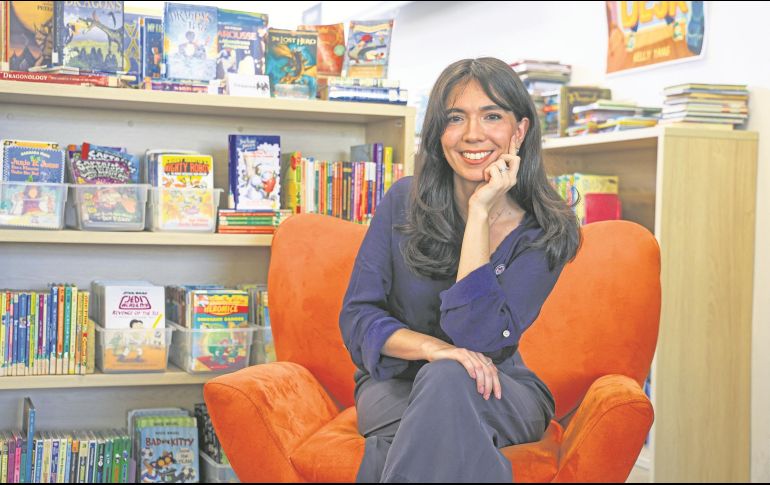 Georgina Guillén, communication designer de la ASF, detalla el trabajo de las bibliotecas. EL INFORMADOR/J. Acosta