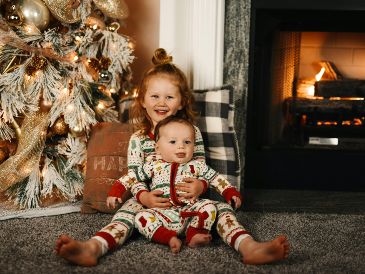 Gracias a la Inteligencia Artificial (IA) podemos obtener casi todo lo que necesitamos, especialmente hermosas fotografías navideñas. UNSPLASH / C. BOWEN