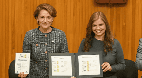 Karla Planter Pérez coincidió en que, con este acto, la historia de la UdeG se entrelaza con una de las expresiones más nobles de la comunicación humana. ESPECIAL / UdeG