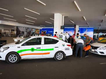 El directivo del aeropuerto señaló que la incorporación de otras empresas de plataformas como Uber y Didi para ofrecer el servicio de taxi está en manos de las autoridades. EL INFORMADOR/ARCHIVO