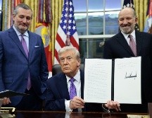 El anuncio, hecho desde el Despacho Oval, tiene como propósito fortalecer la política económica de Estados Unidos enfocada en la inteligencia artificial. EFE/ S. THEW