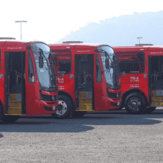 Entregan más camiones para aumentar la frecuencia de paso del transporte público