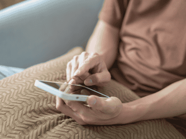 Registra tú línea telefónica para evitar que bloqueen tu línea. CANVA