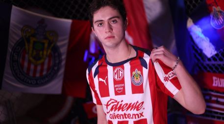 Chivas oficializó este viernes la llegada de Brian Gutiérrez como nuevo refuerzo rumbo al Clausura 2026. CORTESÍA / Chivas