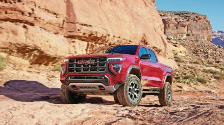 La nueva versión de Canyon tiene un enfoque todoterreno: suspensión elevada y protecciones metálicas. ESPECIAL