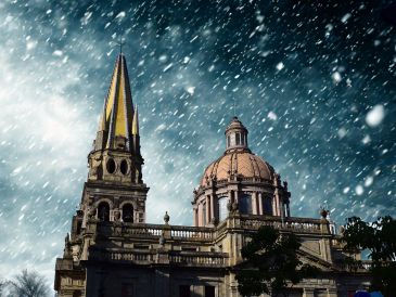 El recuerdo de aquella nevada, 28 años después, quedó grabado en la memoria colectiva, un testimonio de la impredecible belleza de la naturaleza. ESPECIAL / CANVA