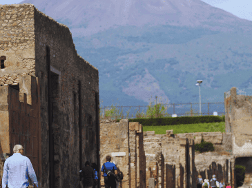 Los arqueólogos estiman que para alimentar a los cerca de 50 esclavos que ocupaban el barrio servil eran necesarios unos 18 mil 500 kilos de grano al año, producción que requería unas 25 hectáreas de cultivo. ESPECIAL