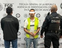 El hombre fue detenido por las autoridades en el cruce de las calles Altamira y La Loma, del municipio tonalteco. ESPECIAL