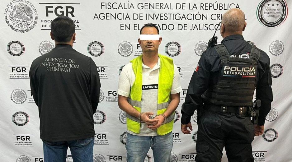 El hombre fue detenido por las autoridades en el cruce de las calles Altamira y La Loma, del municipio tonalteco. ESPECIAL