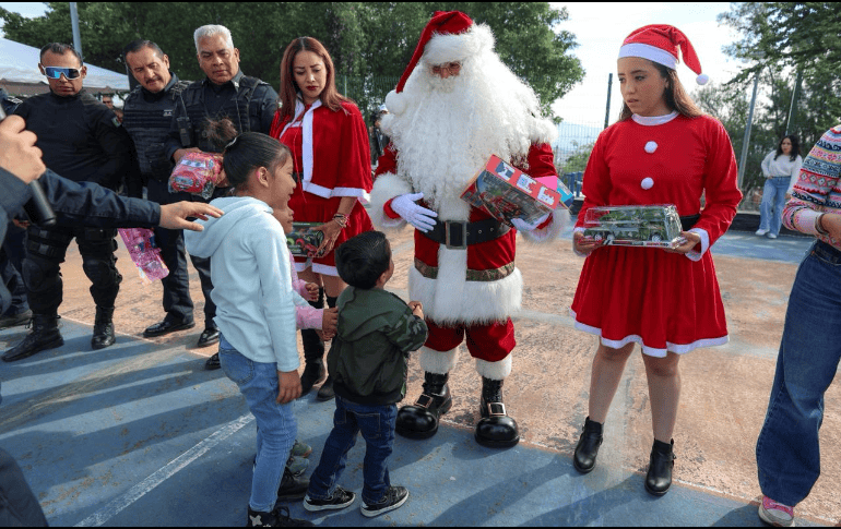 La coordinadora general de Cercanía Ciudadana de Zapopan, Ana Isaura Amador Nieto, agradeció a la Comisaría y a los comandantes haber llevado a cabo este evento. Enfatizó que desde el ayuntamiento buscan la cercanía con la ciudadanía. EL INFORMADOR / A. Navarro