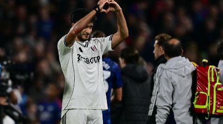 Aunque no logró hacerse presente en el marcador y mantuvo su racha sin gol, el trabajo de Raúl Jiménez en el frente de ataque fue clave para generar espacios y contribuir al funcionamiento ofensivo del conjunto londinense. AFP / ARCHIVO