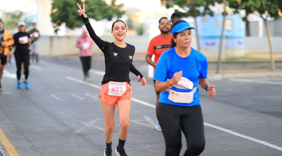 La ruta de 10 kilómetros, trazada por el corazón de la Ciudad de las Niñas y los Niños, ofreció postales únicas. ESPECIAL / Comude Jalisco