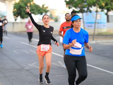 La ruta de 10 kilómetros, trazada por el corazón de la Ciudad de las Niñas y los Niños, ofreció postales únicas. ESPECIAL / Comude Jalisco