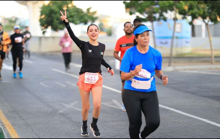 La ruta de 10 kilómetros, trazada por el corazón de la Ciudad de las Niñas y los Niños, ofreció postales únicas. ESPECIAL / Comude Jalisco