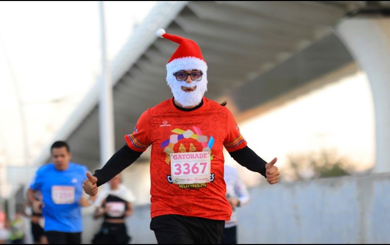 La ruta de 10 kilómetros, trazada por el corazón de la Ciudad de las Niñas y los Niños, ofreció postales únicas. ESPECIAL / Comude Jalisco