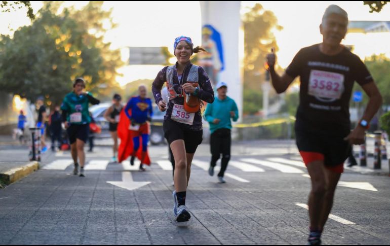 La ruta de 10 kilómetros, trazada por el corazón de la Ciudad de las Niñas y los Niños, ofreció postales únicas. ESPECIAL / Comude Jalisco
