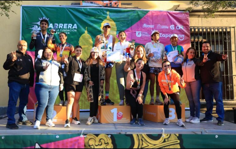 La ruta de 10 kilómetros, trazada por el corazón de la Ciudad de las Niñas y los Niños, ofreció postales únicas. ESPECIAL / Comude Jalisco