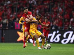 Toluca volvió a escribir su nombre en lo más alto del futbol mexicano al lograr el bicampeonato del Torneo Apertura 2025 de la Liga MX, tras vencer a Tigres UANL en una definición de máxima tensión desde el punto penal. IMAGO7