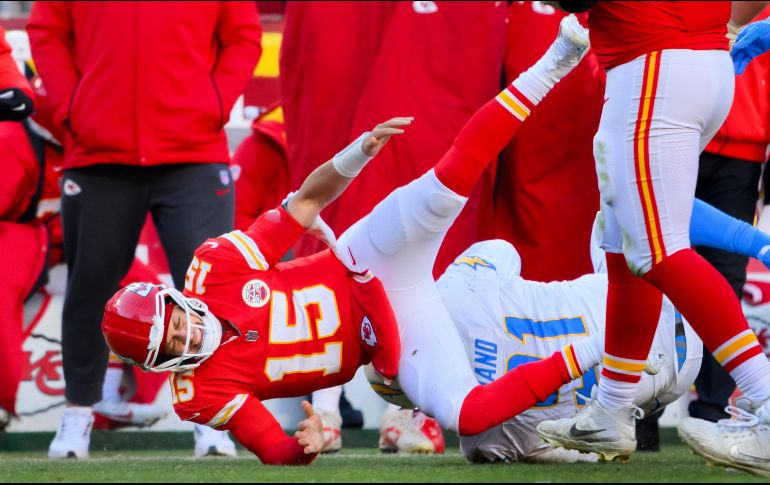 La lesión se produjo en los últimos minutos de la derrota 16-13 de los Chiefs ante Los Angeles Chargers. AP/ R. Hoffmann.