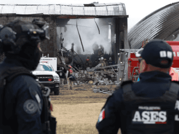 Protección Civil del Estado de México dio a conocer a las 14:26 horas que el incendio fue controlado y se realizaron labores de enfriamiento y remoción. SUN / A. VARGAS