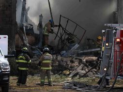 El aterrizaje de emergencia en un campo de futbol no evitó la exploción de la aeronave, pero minimizó sus efectos en tierra. SUN/A. Vargas