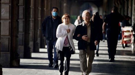 Protección Civil recomienda vestir con al menos tres capas de ropa, de preferencia de algodón o lana. Sun/Archivo