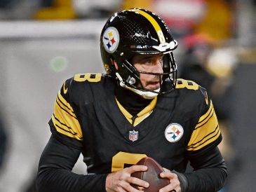 Aaron Rodgers  lideró la victoria con 224 yardas por pase y dos envíos de anotación. AFP