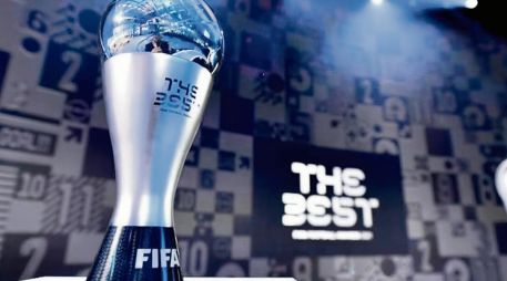 Ousmane Dembélé, delantero del PSG, es el principal candidato para llevarse el galardón. AP