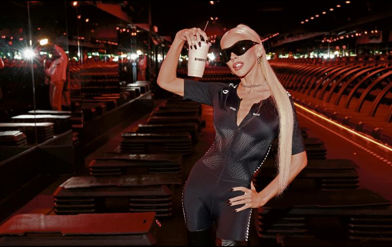 Christina Aguilera aumentó su fortuna al cobrar 3.6 millones de dólares por actuar en la boda de un millonario ruso. AFP