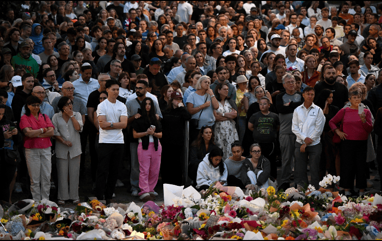 Australia está de luto después de que unos hombres armados abrieran fuego en Bondi Beach, matando al menos a 15 personas en un ataque contra las celebraciones del festival judío de Janucá. EFE/B. de Marchi