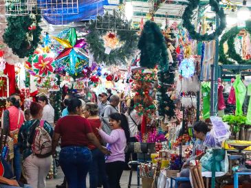 Zapopan anunció que, además de los puestos que se instalarán con artículos navideños, se llevarán a cabo dos talleres. EL INFORMADOR / ARCHIVO
