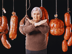 Los embutidos poseen una gran cantidad de sodio (sal) algo que interfiere en el normal funcionamiento de los riñones. ESPECIAL / CANVA