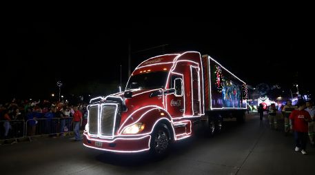 Con luces y tradición, la Caravana Coca-Cola reafirma su lugar como uno de los eventos más esperados de diciembre. EL INFORMADOR/ARCHIVO