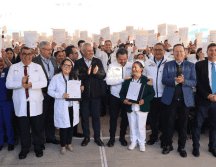 Del total de personal contratado por parte del IMSS en Michoacán se cuentan 126 son mujeres y 143 hombres, entre médicas, médicos, enfermeras, enfermeros, paramédicos y personal de apoyo. X / @zoerobledo