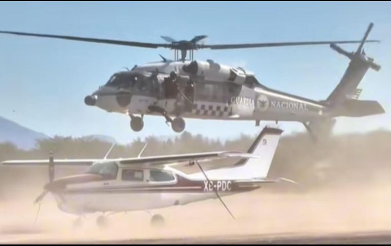 Un video viral muestra el arriesgado aterrizaje de un helicóptero Black Hawk de la Guardia Nacional. TIKTOK/@bonanza.pilot/ESPECIAL