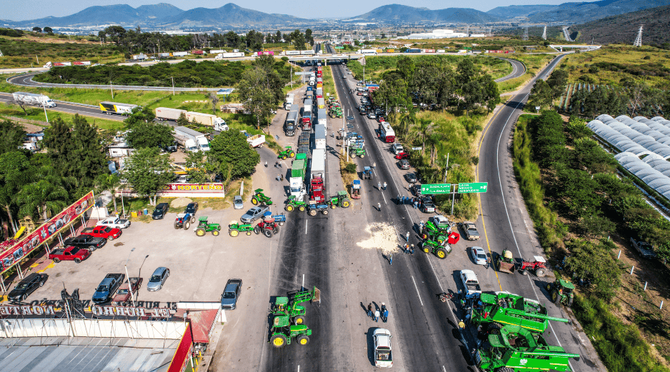 Se prevén cierres totales o parciales en carreteras federales, accesos a grandes ciudades y corredores logísticos clave. EL INFORMADOR / ARCHIVO