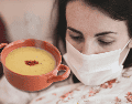 Además de una buena alimentación para cuidar tus defensas y protegerte de la influenza H3N2, la hidratación es importante. UNSPLASH / SNAPPR / UNSPLASH / E. AKYURT
