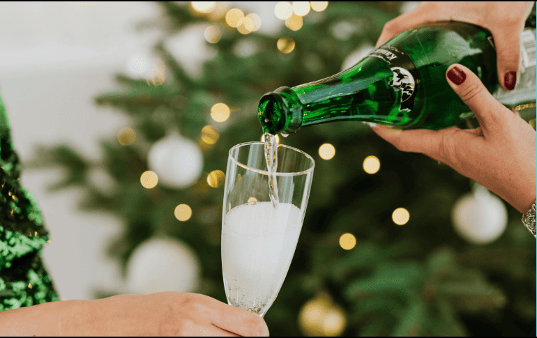 Las autoridades llaman a moderar el consumo durante la cena navideña, así como en posadas y reuniones entre amigos y familiares. ESPECIAL/Canva