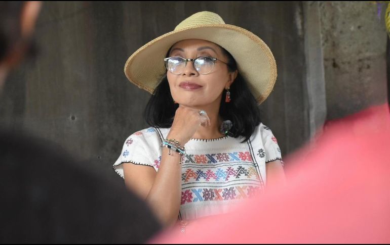 La nueva consejera jurídica de la Presidencia, Esthela Damián Peralta, es licenciada en Derecho por la Universidad Autónoma del Estado de Guerrero, y maestra en Educación. FACEBOOK / Esthela Damián