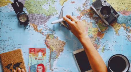 En algunos casos, reservar con mucha antelación permite acceder a mejores precios. En otros, es posible encontrar buenas ofertas en el último momento. ESPECIAL / CANVA