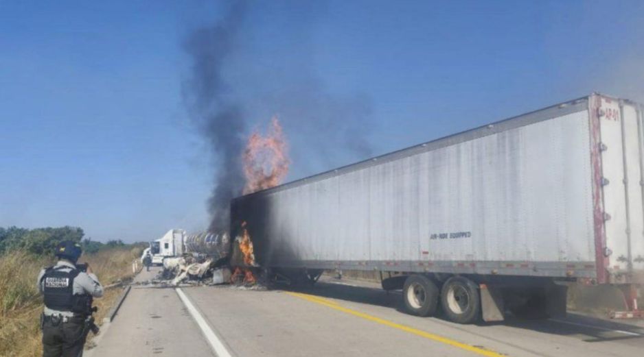 La SSPC de Nayarit anunció cierres temporales en la autopista Tepic–Mazatlán y recomendó usar la carretera libre como opción. X/@GN_Carreteras