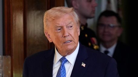 El mandatario estadounidense señaló que su país intentará recuperar derechos petroleros que, según él, fueron retirados por Venezuela. EFE/Y. Gripas