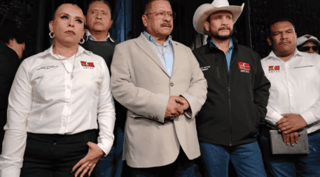 Se espera que en 15 días tengan otra reunión los transportistas con el Gobierno federal en la Segob para revisar un refuerzo de la vigilancia en carreteras. ESPECIAL