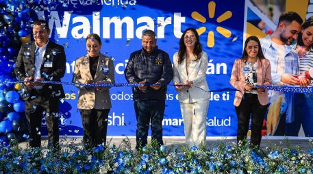 Corte del listón de la nueva sucursal. EL INFORMADOR/J. Acosta